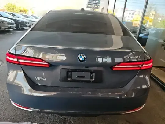 BMW i5 2025 (18800 км)