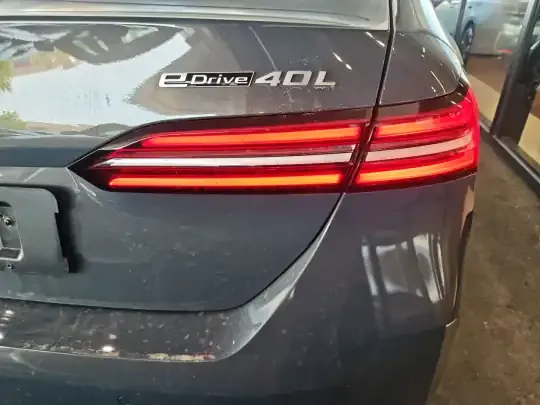 BMW i5 2025 (18800 км)