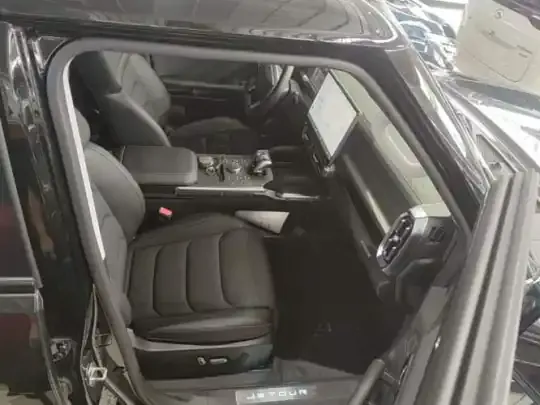 JETOUR Shanhai Traveler C-DM 2024 (21100 км)