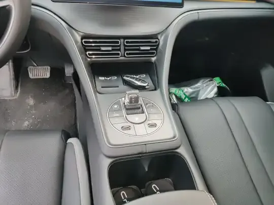 BYD Sealion 05 DM-i 2025 (12300 км)