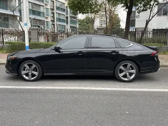 Honda Accord 2025 (19000 км)