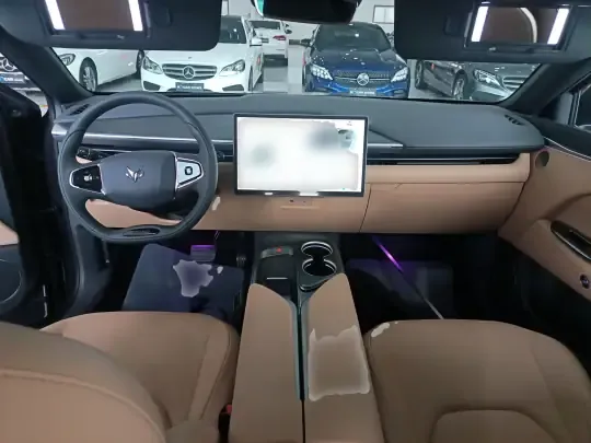 ARCFOX Alpha T5 2025 (700 км)