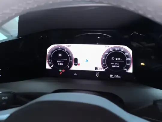 Volkswagen Golf 2025 (3300 км)