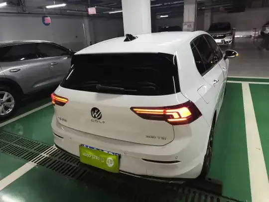 Volkswagen Golf 2025 (3300 км)