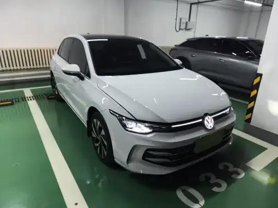 Volkswagen Golf 2025 (3300 км)