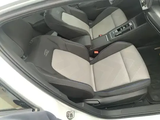 Volkswagen Golf 2025 (6100 км)