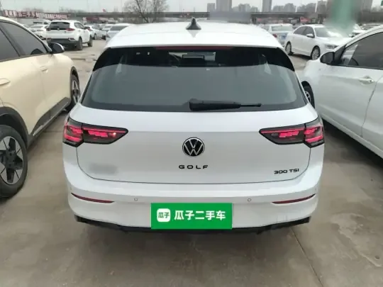 Volkswagen Golf 2025 (6100 км)