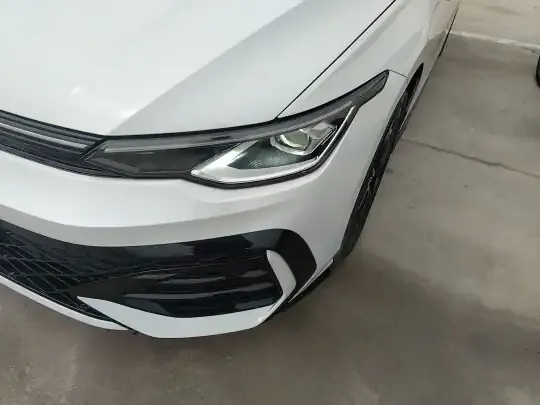 Volkswagen Golf 2025 (6100 км)
