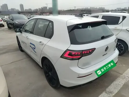 Volkswagen Golf 2025 (6100 км)