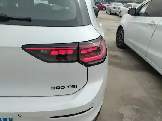 Volkswagen Golf 2025 (6100 км)