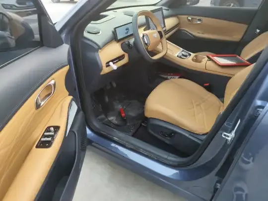 Geely Galaxy Xingjian 7 EM-i 2025 (20700 км)