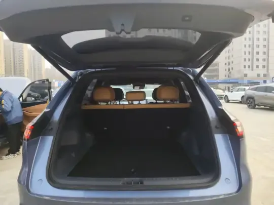 Geely Galaxy Xingjian 7 EM-i 2025 (20700 км)