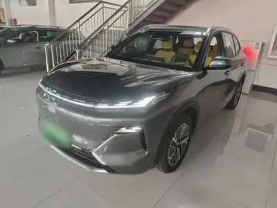 Geely Galaxy Xingjian 7 EM-i 2025 (6000 км)
