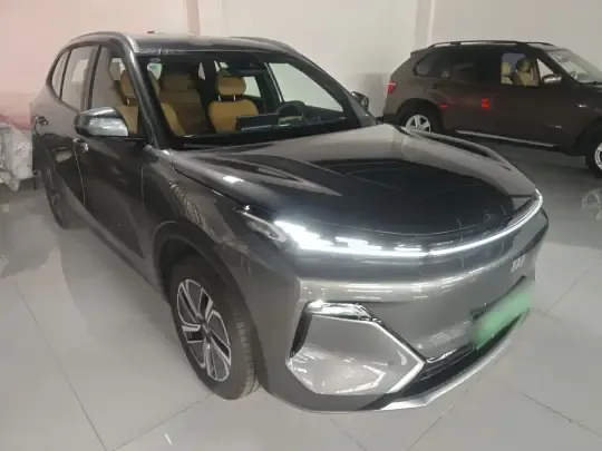 Geely Galaxy Xingjian 7 EM-i 2025 (6000 км)