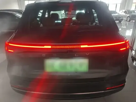 Geely Galaxy Xingjian 7 EM-i 2025 (6000 км)