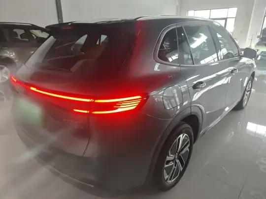 Geely Galaxy Xingjian 7 EM-i 2025 (6000 км)