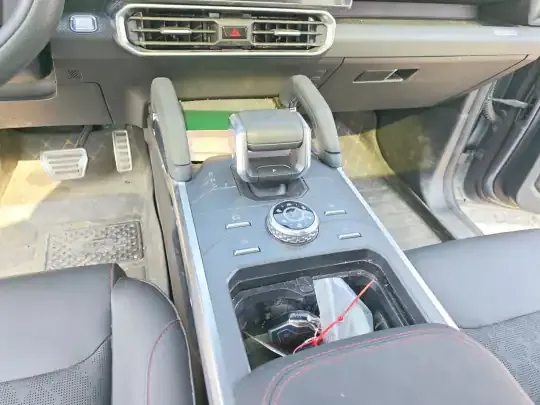 JETOUR Traveler 2024 (13400 км)