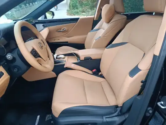 Lexus ES 2025 (22800 км)