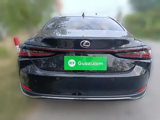 Lexus ES 2025 (22800 км)