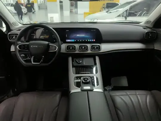 Chery Tiggo 9 C-DM 2025 (13600 км)