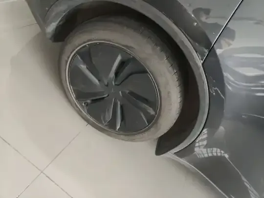 Tesla Model Y 2025 (31400 км)