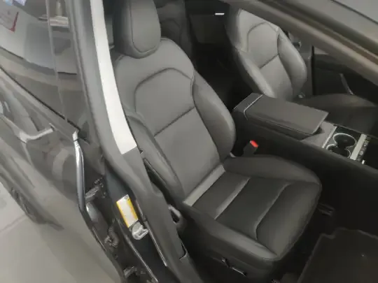 Tesla Model Y 2025 (31400 км)