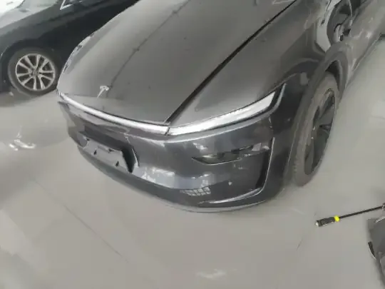 Tesla Model Y 2025 (31400 км)