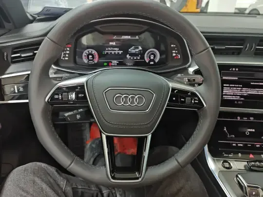 Audi A6L 2025 (1200 км)
