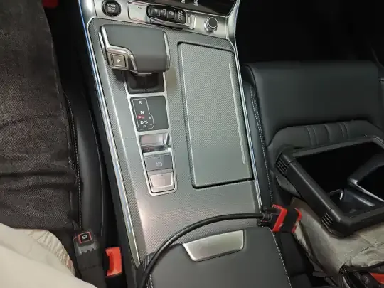Audi A6L 2025 (1200 км)