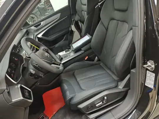 Audi A6L 2025 (1200 км)