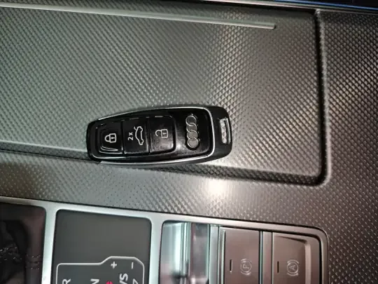 Audi A6L 2025 (1200 км)