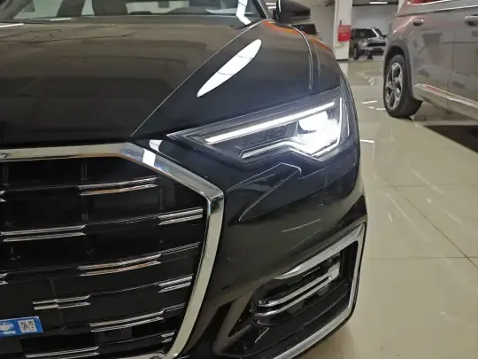 Audi A6L 2025 (1200 км)
