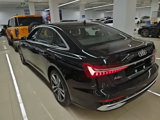 Audi A6L 2025 (1200 км)