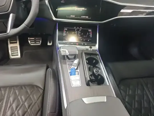 Audi A6L 2025 (4100 км)