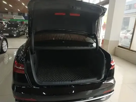 Audi A6L 2025 (5600 км)