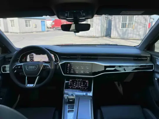 Audi A6L 2025 (5600 км)