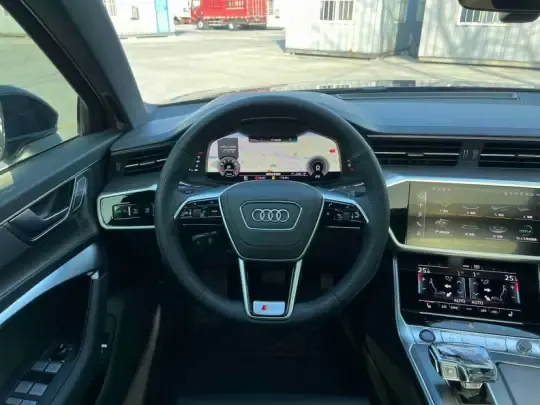 Audi A6L 2025 (5600 км)