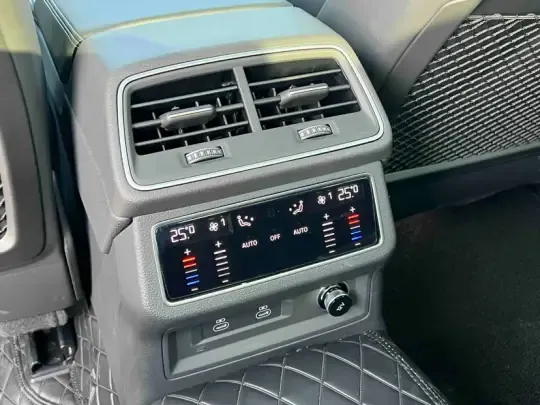 Audi A6L 2025 (5600 км)