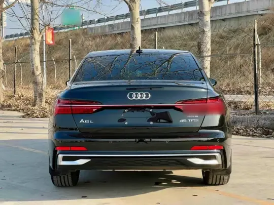 Audi A6L 2025 (5600 км)