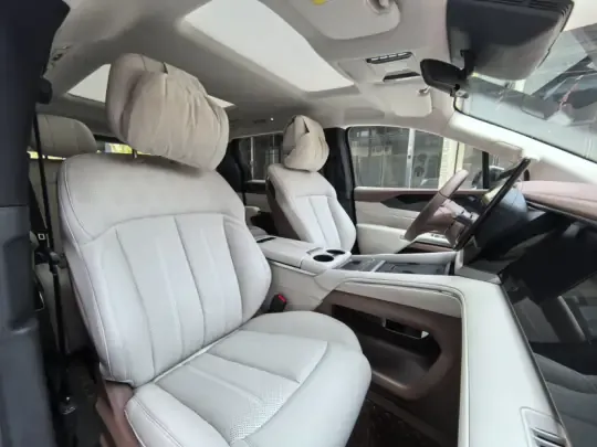 BYD Xia 2025 (3300 км)
