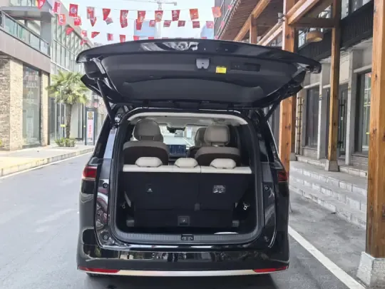 BYD Xia 2025 (3300 км)
