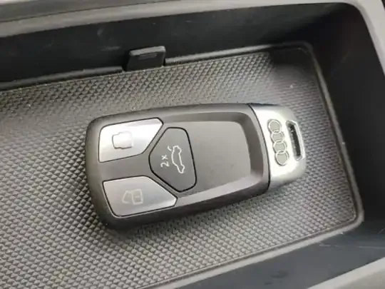 Audi Q5L 2025 (8200 км)