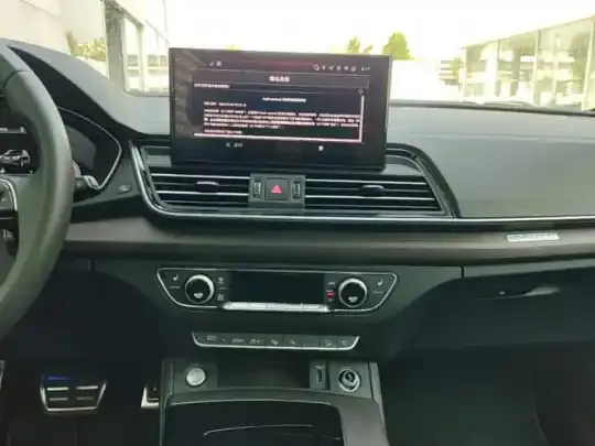 Audi Q5L 2025 (8200 км)