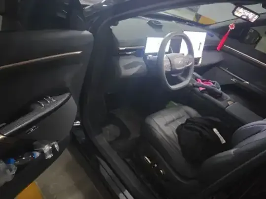 Dongfeng e? e?008 2025 (9500 км)