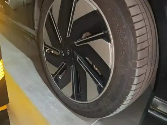 Dongfeng e? e?008 2025 (9500 км)