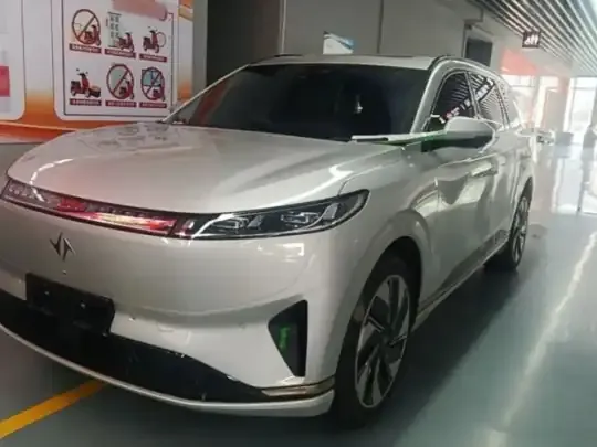 Dongfeng eπ eπ008 2025 (16300 км)