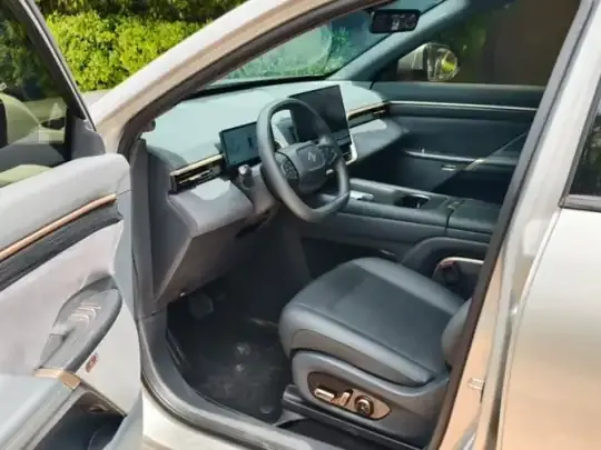 Dongfeng eπ eπ008 2025 (16300 км)