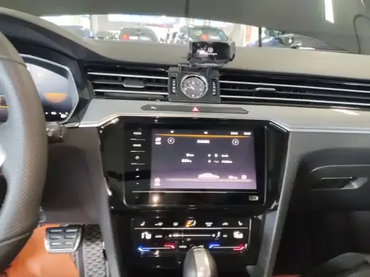 Volkswagen Magotan 2025 (2400 км)