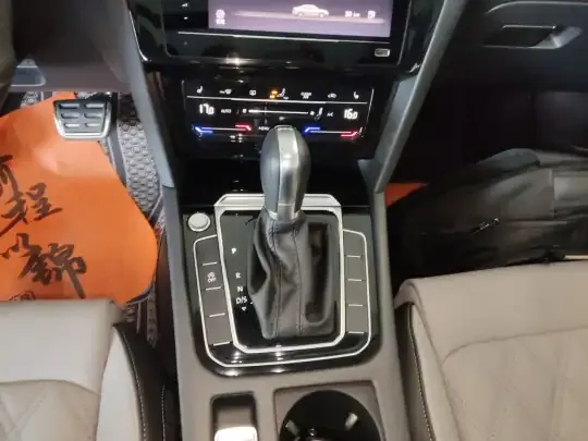 Volkswagen Magotan 2025 (2400 км)