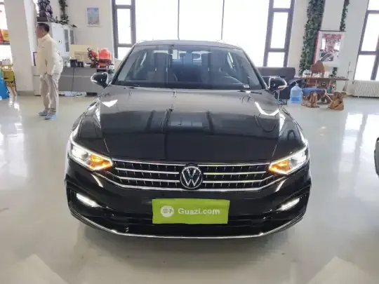 Volkswagen Magotan 2025 (2400 км)